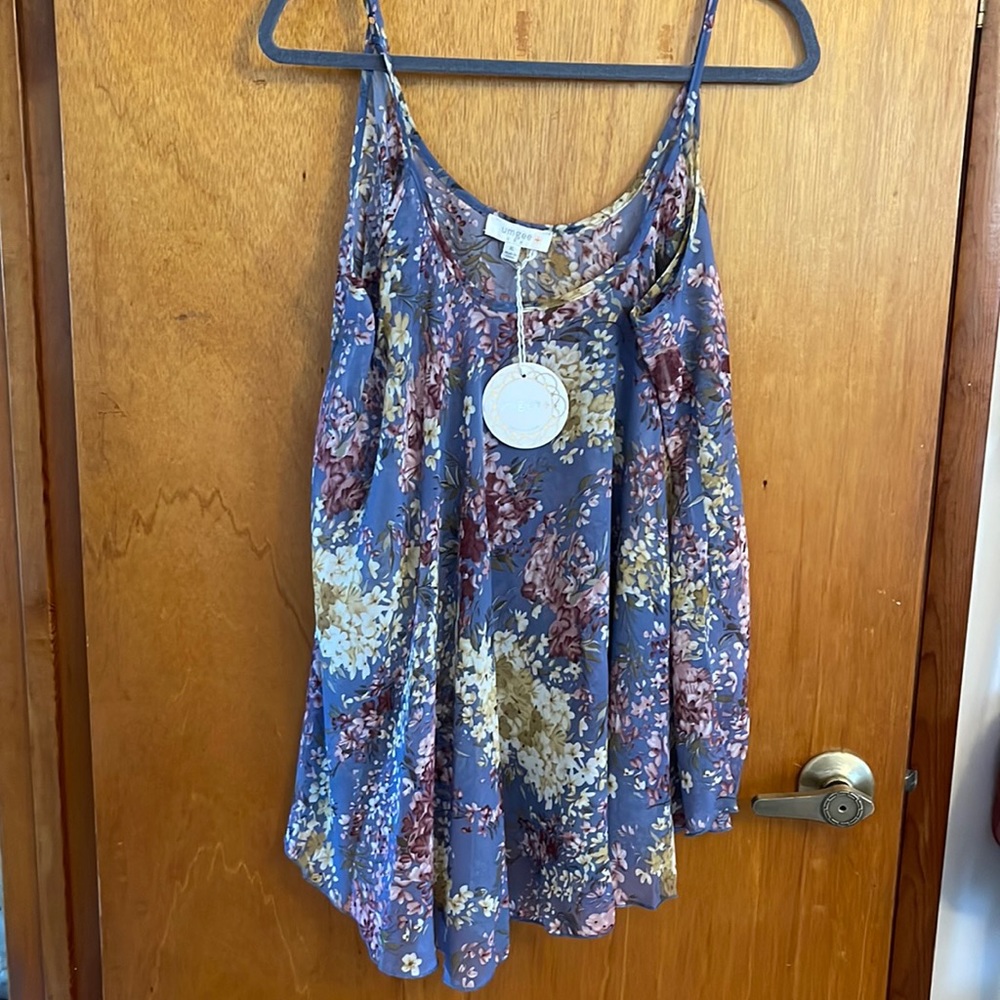 Umgee tank top,NWT,  Xl but fits a 2x